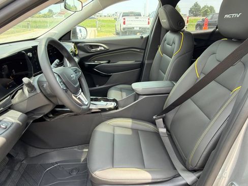 New 2026 Chevrolet Trax ACTIV w/ Sunroof Package FWD image 19