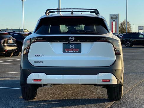 New 2026 Nissan Kicks SV w/ SV Premium Package image 5