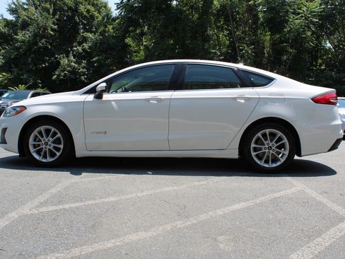 Used 2019 Ford Fusion SE image 21