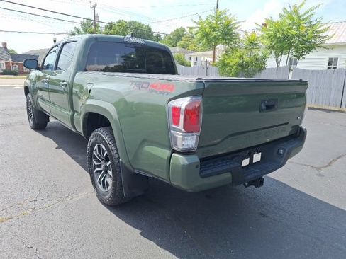 Used 2022 Toyota Tacoma TRD Sport w/ Technology Package AWD/4WD image 5