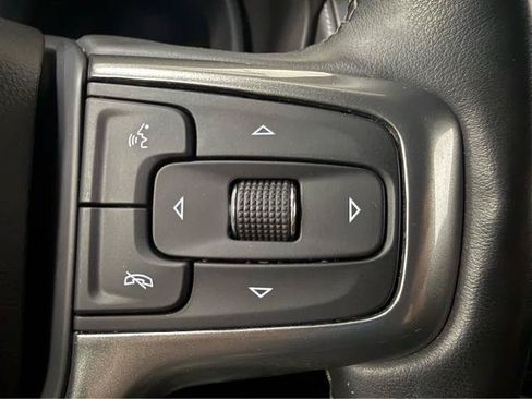 Used 2023 Chevrolet Tahoe Z71 w/ Z71 Off-Road Package AWD/4WD image 19