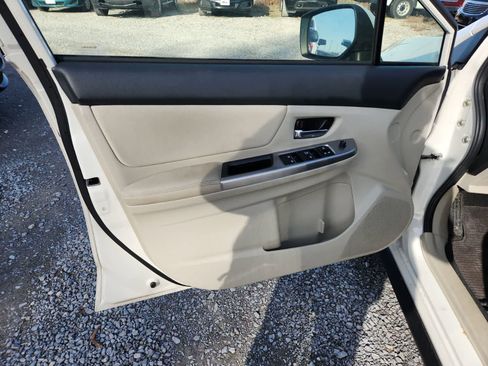 Used 2015 Subaru Crosstrek 2.0i Premium image 16