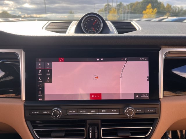 Used 2019 Porsche Macan AWD/4WD image 22