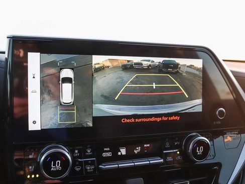 Used 2023 Toyota Highlander Platinum FWD image 28