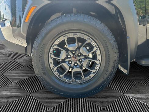 Used 2024 Nissan Frontier PRO-4X w/ Pro Premium Package AWD/4WD image 9