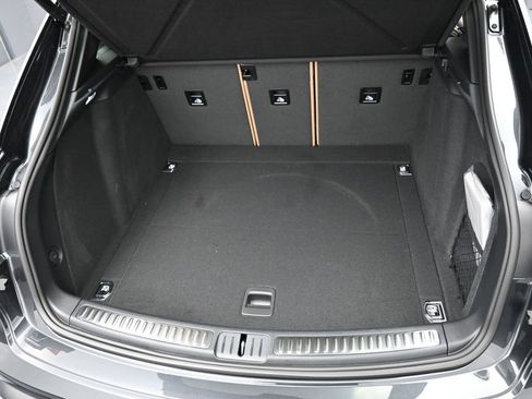 New 2026 Porsche Macan image 32