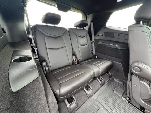 Certified 2024 Cadillac XT6 Premium Luxury w/ LPO, Floor Liner Package AWD/4WD image 35