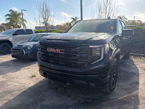 Used 2025 GMC Sierra 1500 Elevation image 2