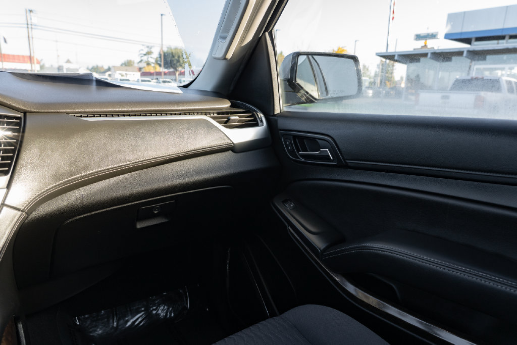 Used 2019 Chevrolet Tahoe LS w/ All-Season Package RWD image 11