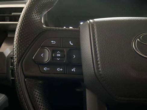 Used 2025 Toyota Tacoma SR5 image 32