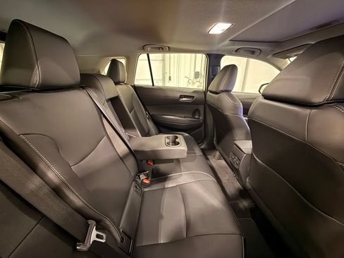 Used 2024 Toyota Corolla Cross XLE w/ Convenience Package FWD image 34