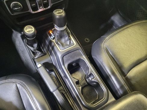 Used 2019 Jeep Wrangler Unlimited Sport S AWD/4WD image 26