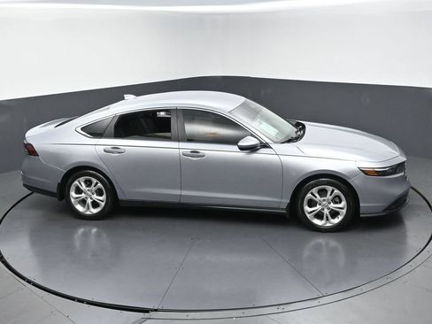 Used 2025 Honda Accord LX image 37