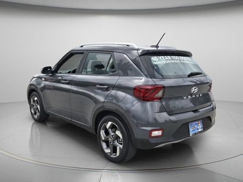 Used 2023 Hyundai Venue Limited w/ Cargo Package FWD image 8