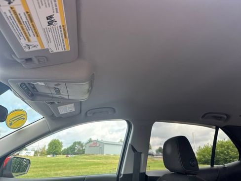 Used 2020 Chevrolet Equinox LT AWD/4WD image 25