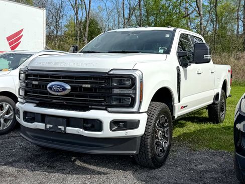 Certified 2025 Ford F350 4x4 Crew Cab Super Duty image 3