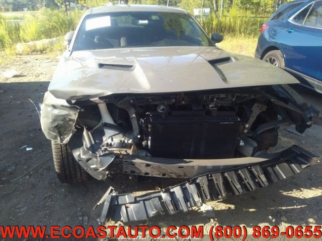 Used 2019 Dodge Challenger SXT w/ Driver Convenience Group RWD image 5