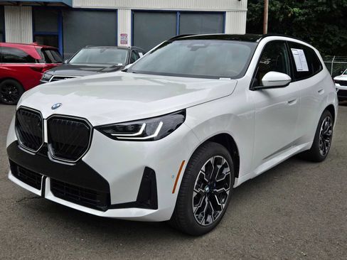 Used 2025 BMW X3 xDrive30i w/ Premium Package AWD/4WD image 7