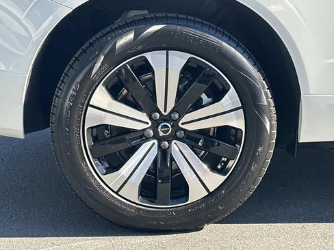 Certified 2025 Volvo XC60 T8 Core w/ Protection Package Premier image 27