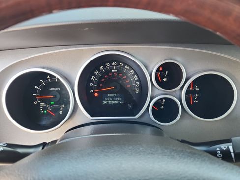 Used 2011 Toyota Sequoia Platinum image 10