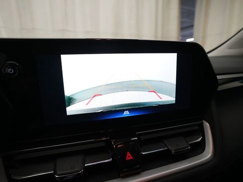 Used 2025 Chevrolet TrailBlazer LT AWD/4WD image 19