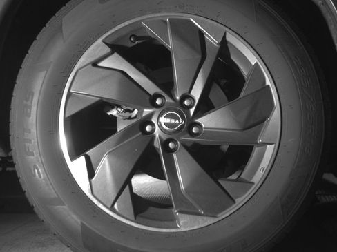 Used 2025 Nissan Rogue SV image 15