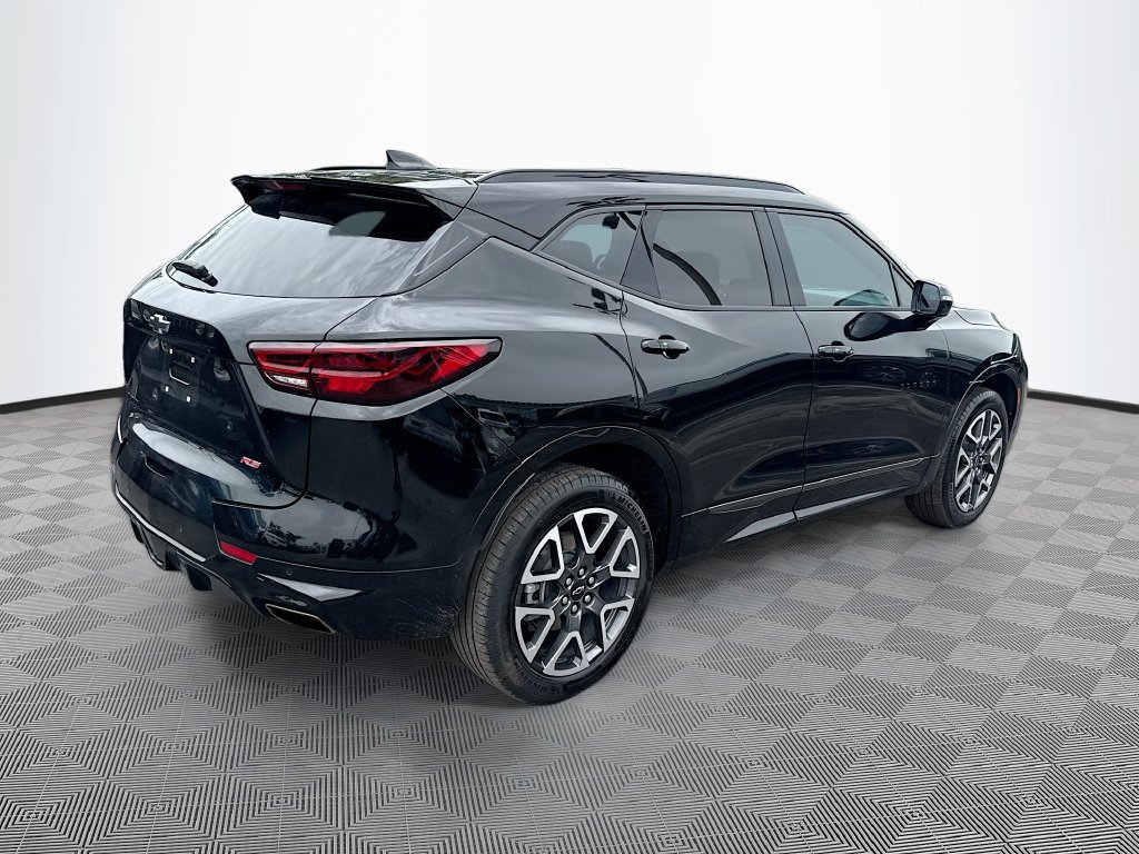 Used 2025 Chevrolet Blazer RS w/ Driver Confidence II Package FWD image 6