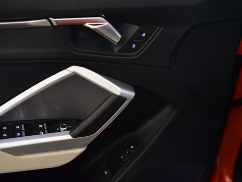 Used 2025 Audi Q3 2.0T Premium w/ Convenience Package image 9