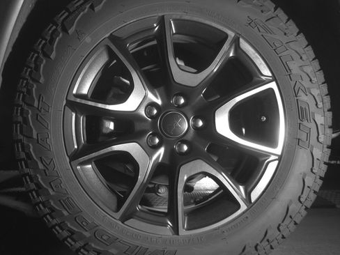 Used 2025 Jeep Compass Trailhawk image 14