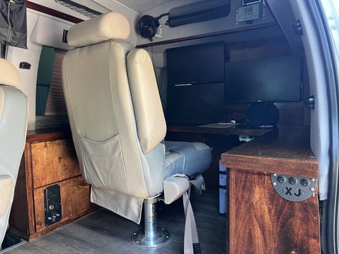 Used 2012 Chevrolet Express 1500 image 16