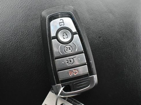 Used 2022 Ford Explorer XLT w/ Equipment Group 202A image 30