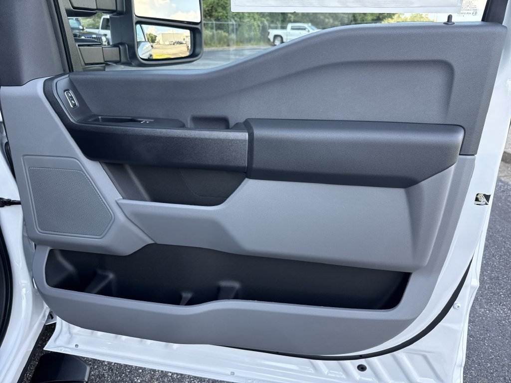 New 2026 Ford F350 XL w/ 360-Degree Camera Package RWD image 14