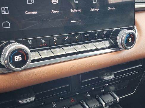 Used 2024 GMC Canyon AT4 w/ AT4 Premium Package image 27