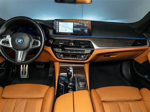 Used 2023 BMW 530e w/ M Sport Package RWD image 19