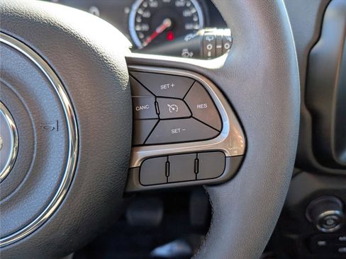 Used 2022 Jeep Renegade Latitude image 21