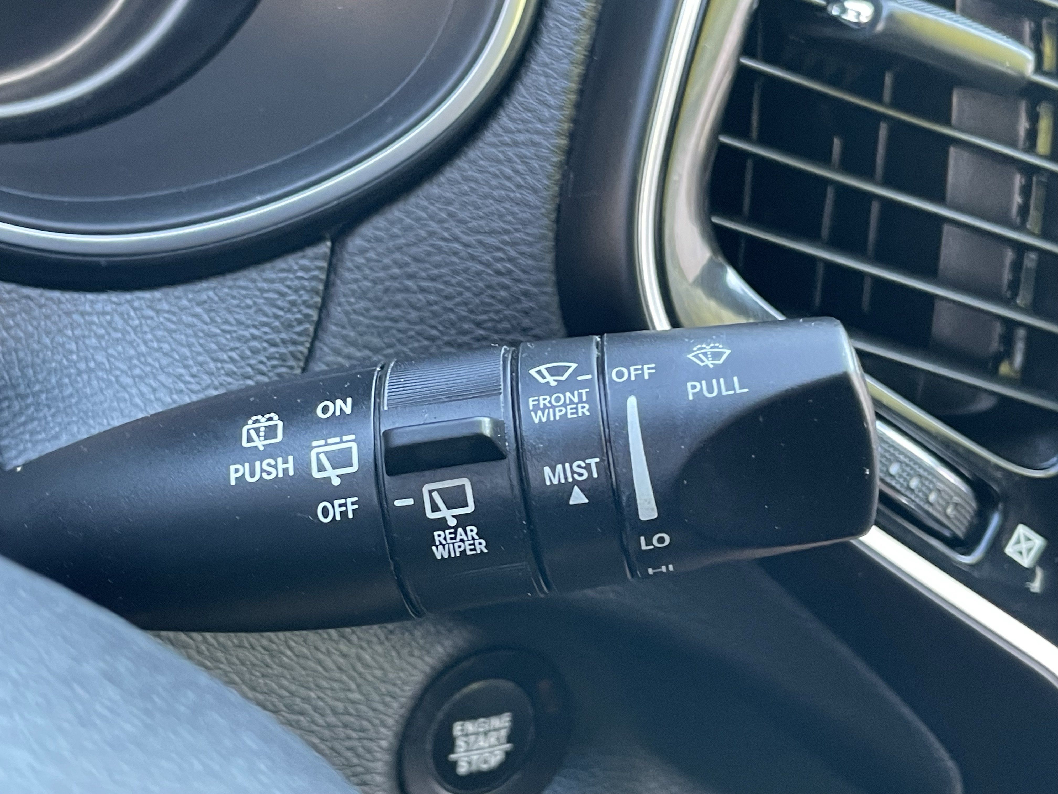 Used 2019 Jeep Cherokee Limited AWD/4WD image 19