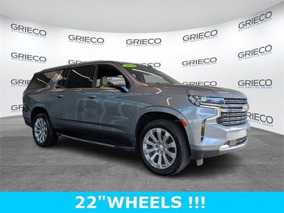 Used 2022 Chevrolet Suburban Premier w/ Premium Package 2
