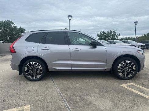 New 2026 Volvo XC60 B5 Plus w/ Climate Package image 9