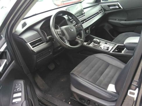 Used 2024 Mitsubishi Outlander SE AWD/4WD image 5