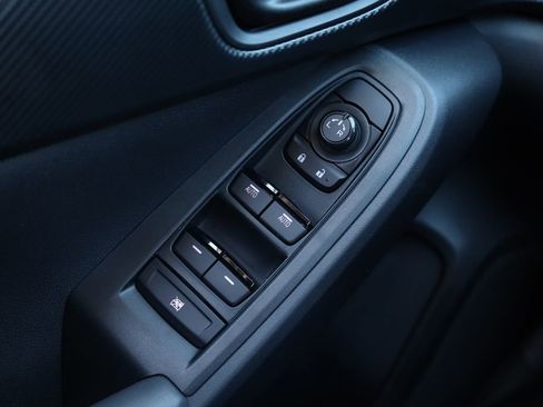 Certified 2025 Subaru Crosstrek 2.0i Premium image 16