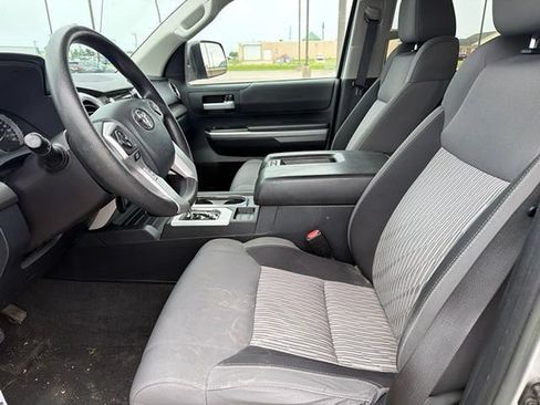 Used 2016 Toyota Tundra SR5 w/ SR5 Upgrade Package AWD/4WD image 4
