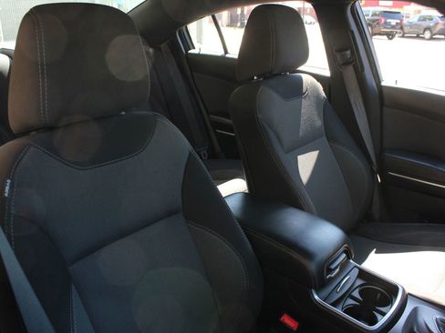 Used 2016 Dodge Charger SE w/ Popular Equipment Group image 13