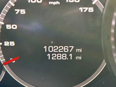 Used 2019 Porsche Cayenne AWD/4WD image 24