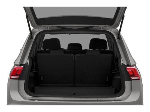 Used 2021 Volkswagen Tiguan S image 11