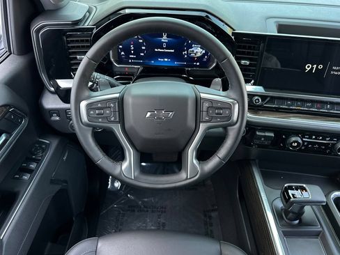Used 2026 Chevrolet Silverado 1500 LT Trail Boss w/ Convenience Package II AWD/4WD image 17