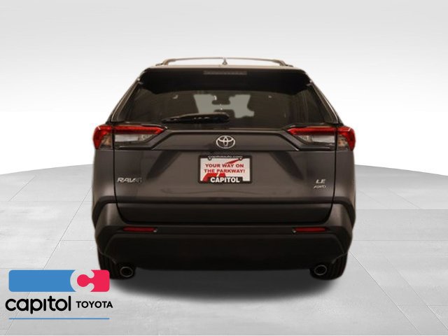 Certified 2021 Toyota RAV4 LE AWD/4WD image 4