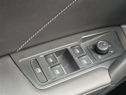 Used 2024 Volkswagen Tiguan SEL R-Line AWD/4WD image 31