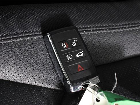 Used 2022 Land Rover Defender 110 X-Dynamic SE image 33