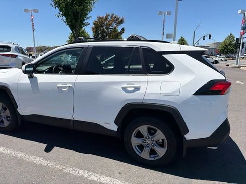 Certified 2025 Toyota RAV4 XLE w/ Convenience Package AWD/4WD image 11