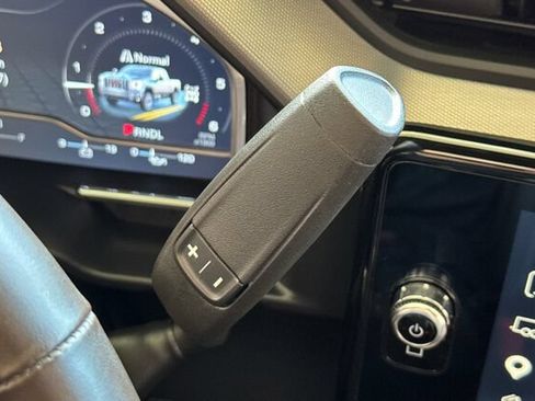 Used 2024 GMC Sierra 2500 Denali w/ Technology Package AWD/4WD image 21
